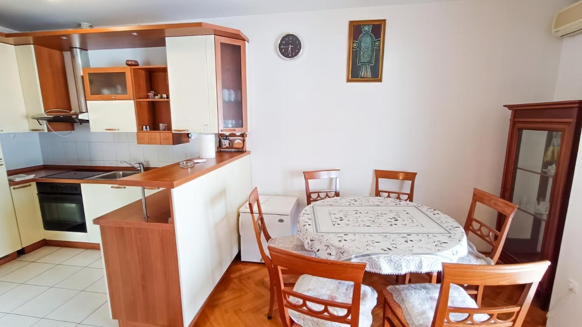 Apartment Huanita Проманья Экстерьер фото