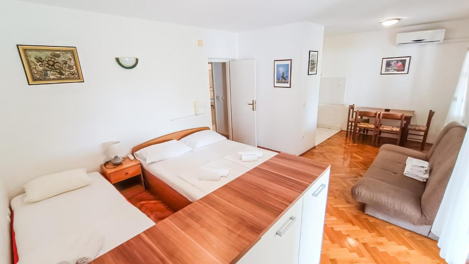 Apartment Huanita Проманья Экстерьер фото